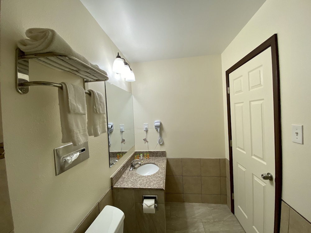 Roswell Inn - photo 25