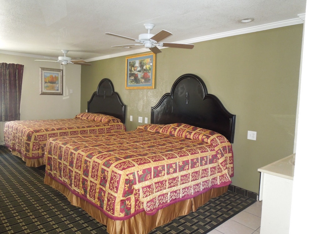 Castaway Motel - photo 10