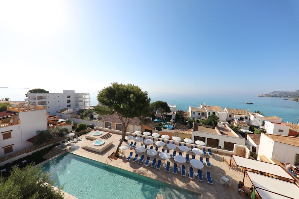 Clumba - carbon neutral hotel in Cala Rajada