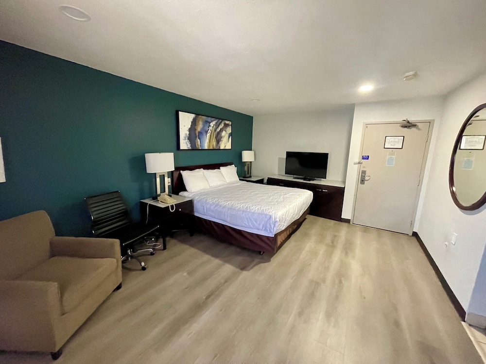 Portside Inn & Suites - photo 12