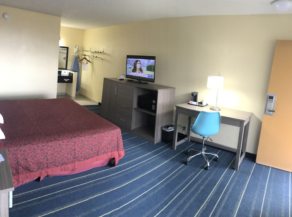 Days Inn by Wyndham Salem - photo 6