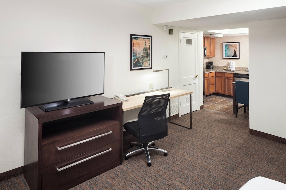Residence Inn by Marriott Kansas City Country Club Plaza - photo 16