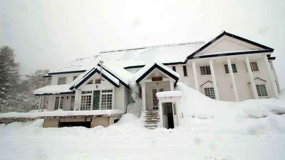 Yukiya - carbon neutral hotel in Hakuba