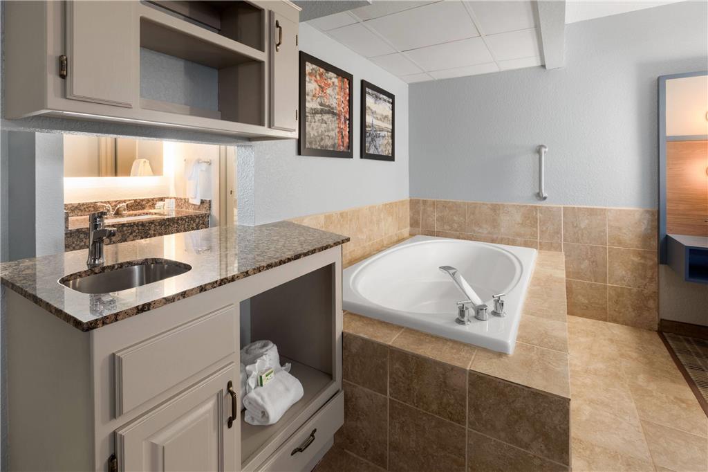 AmericInn by Wyndham Chippewa Falls - photo 30