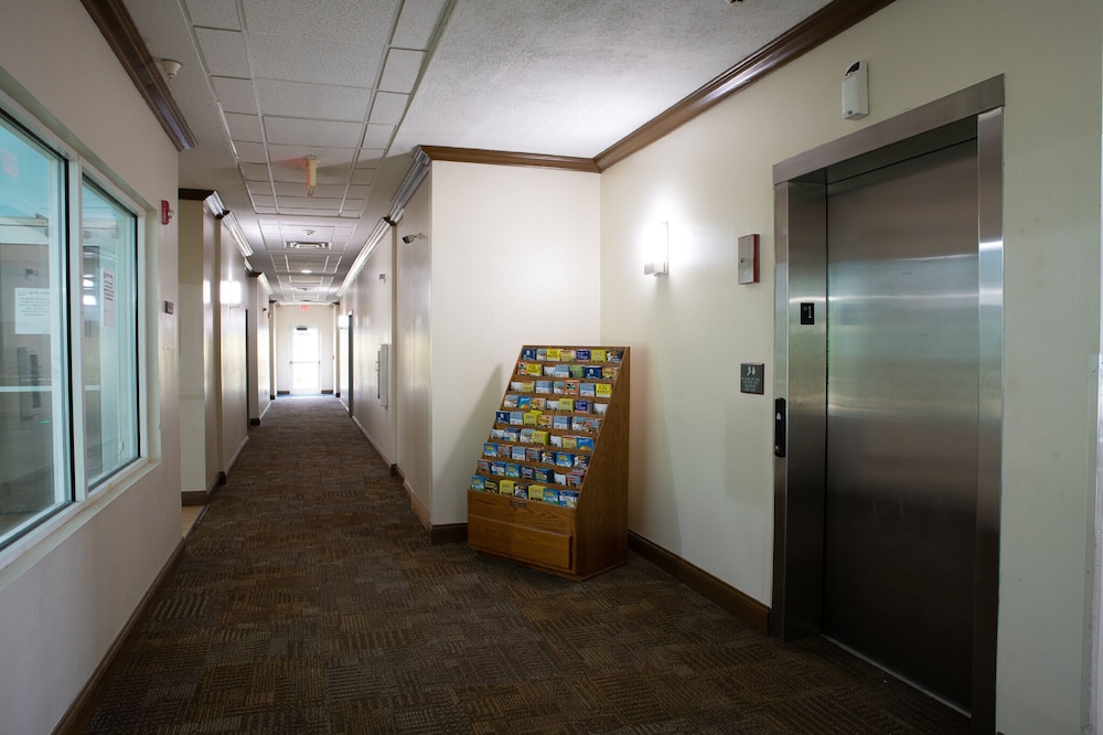 BlissPoint Inn & Suites - photo 29