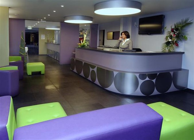 Kyriad Lyon Vaulx en Velin — hotel in Vaulx-En-Velin