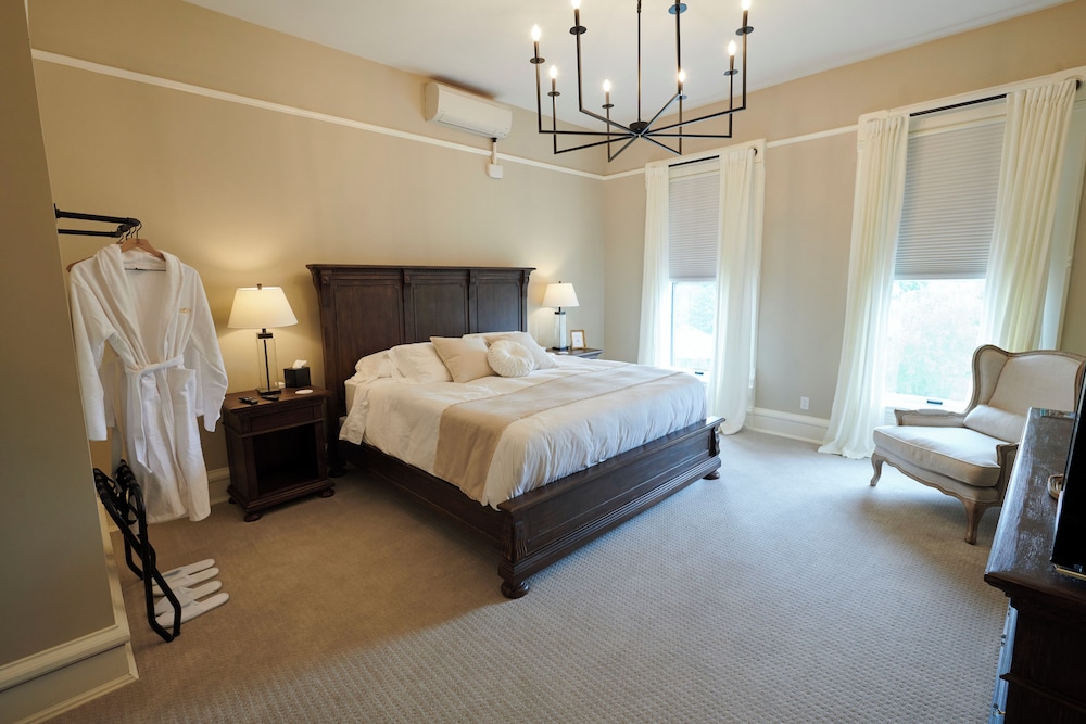 Inn At Pine Terrace - photo 10