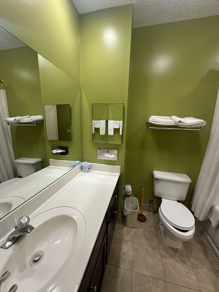 Guest Cottage And Suites - photo 35