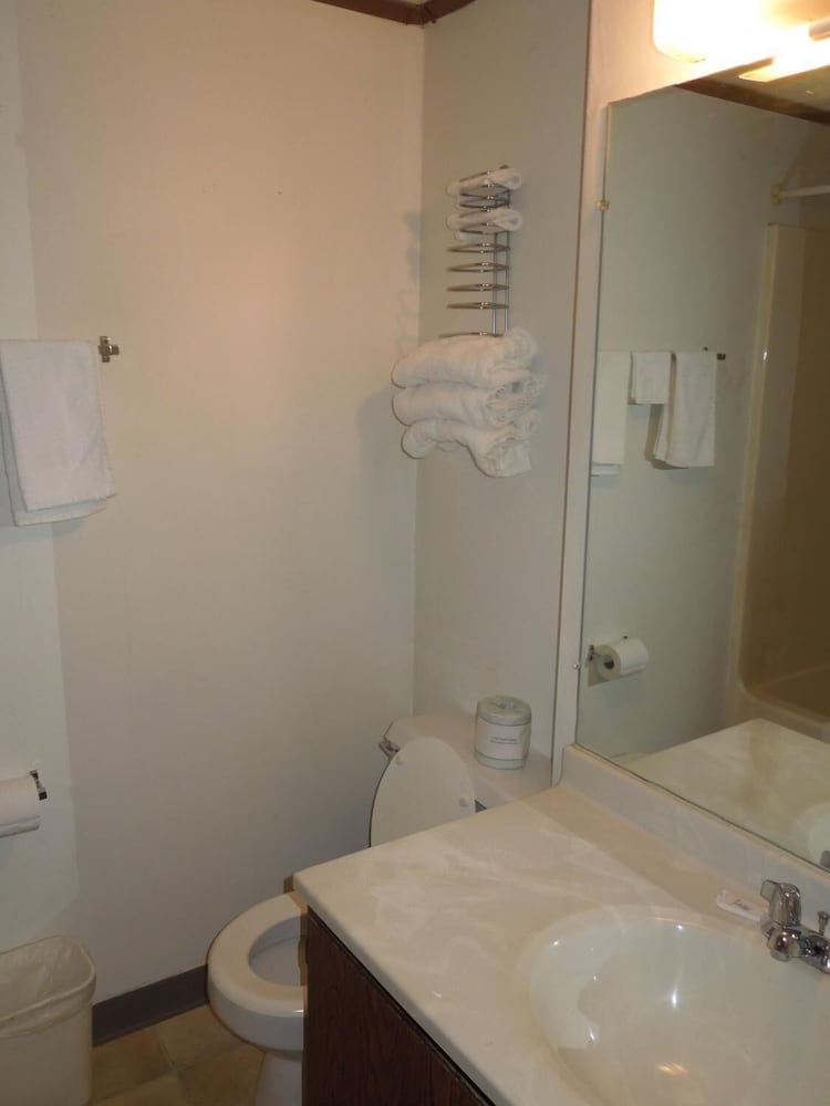Xenia Country Inn - photo 15