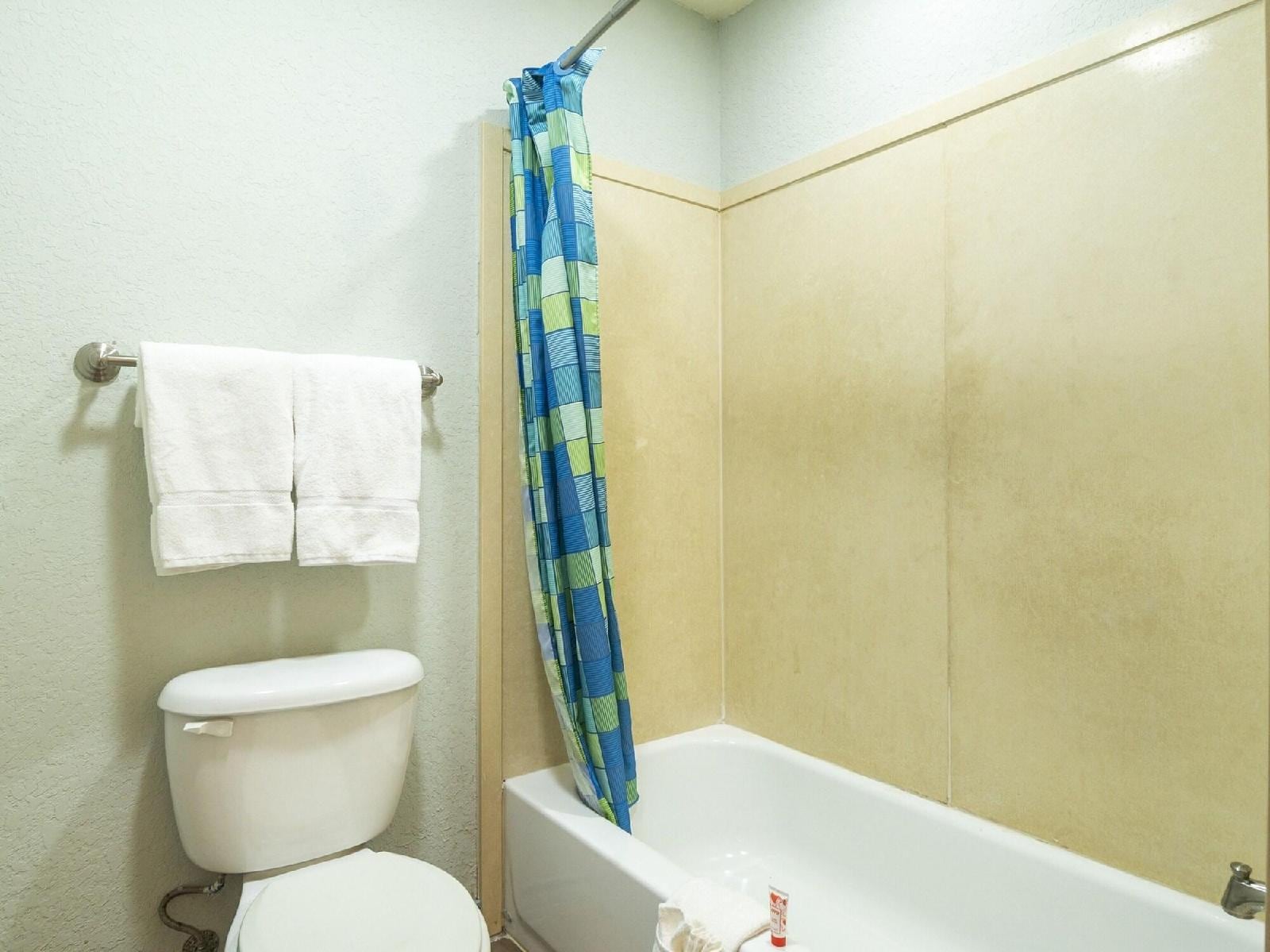 Oyo Hotel Pearsall I 35 West - photo 23