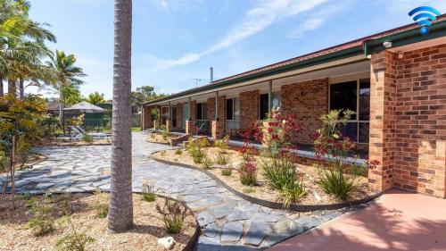 Maxis - carbon neutral hotel in Culburra Beach