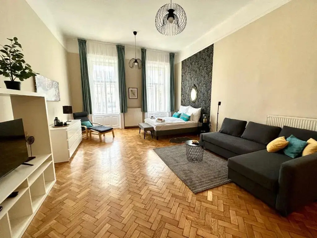 ORANGEHOMES Peaceful apartment next to Central Market Hall — 4-Star Luxury Hotel in Budapest, Hungary