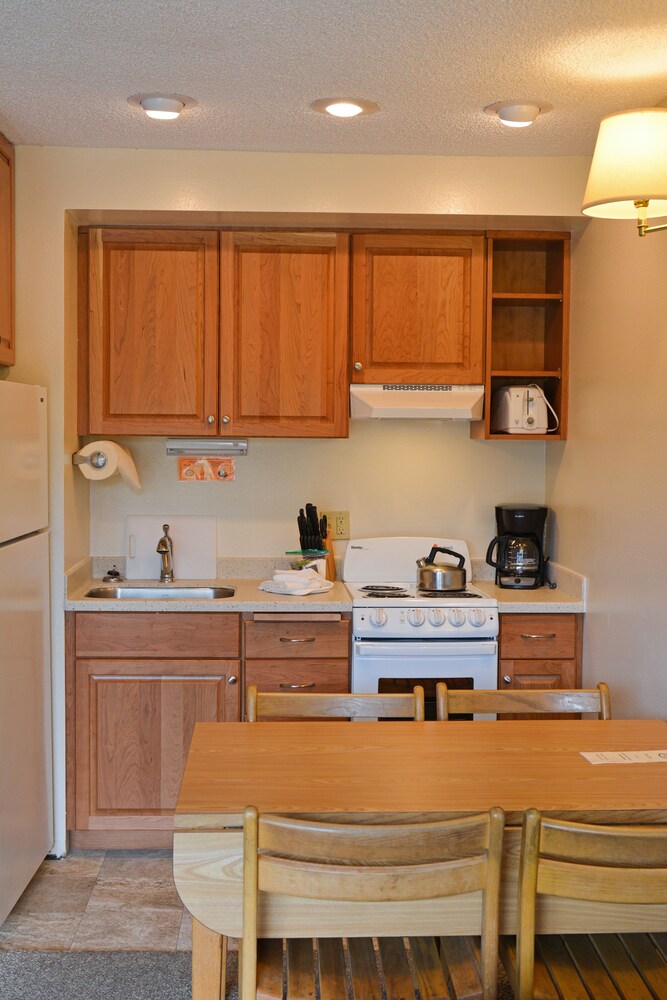 Surfcrest Resort - photo 16