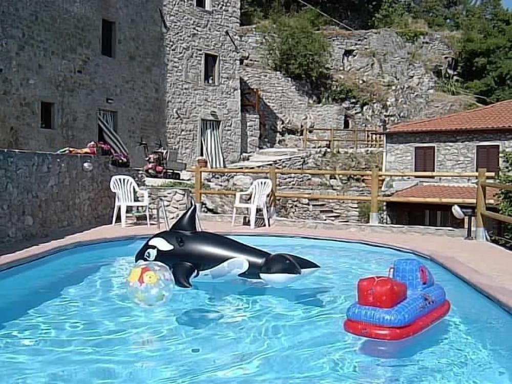 Agriturismo Agrilago — 4-Star Luxury Hotel in Bagni Di Lucca, Italy