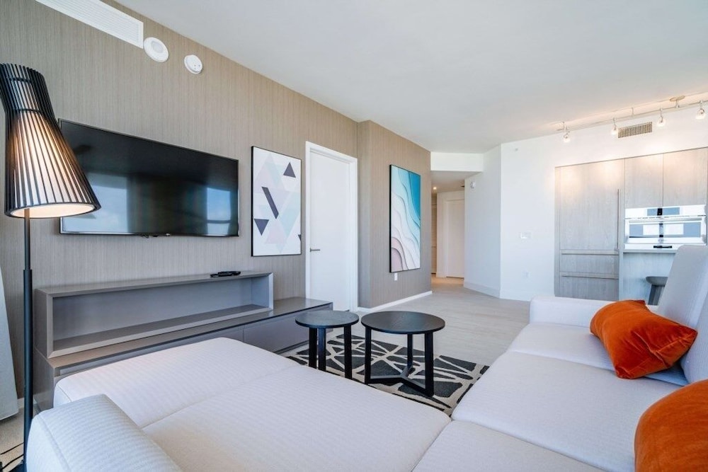 Hyde Beach House Luxury Condo resort 2 Bedroom Condo by RedAwning - photo 4