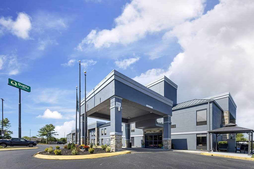 Quality Inn Clarksville Exit 11 - photo 2