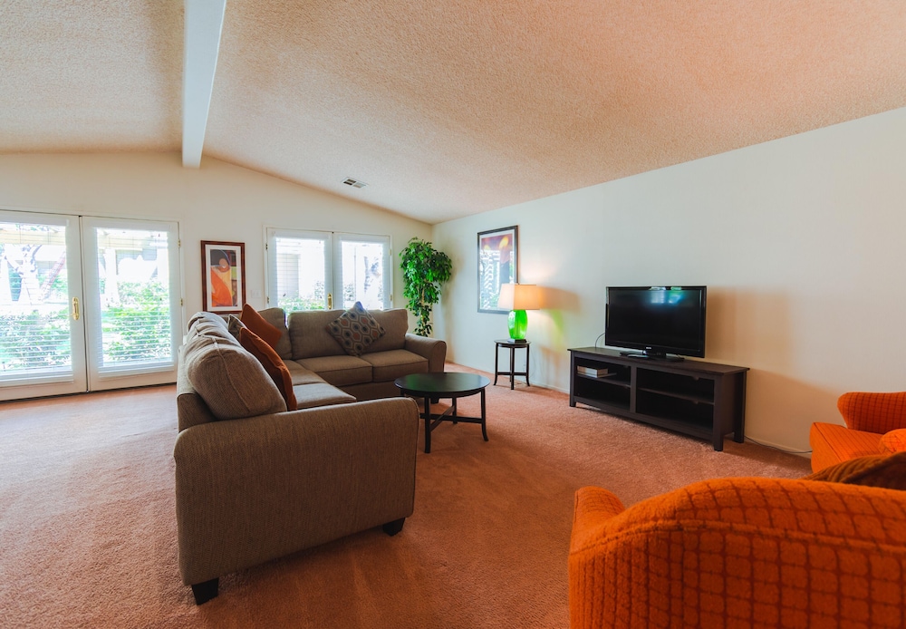 The Villas at Emerald Desert RV Resort - photo 24