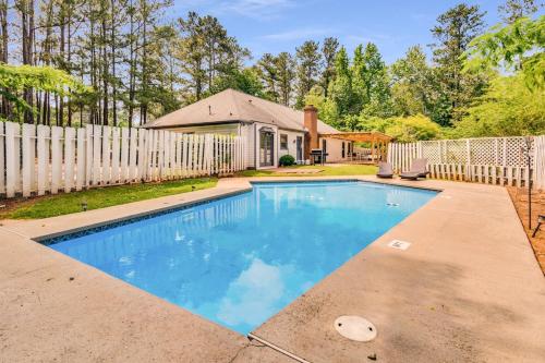 Luxury Poolside 4br Sanctuary Sleeps 8 — Conyers