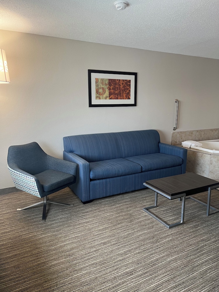 Holiday Inn Express Hotel & Suites Beatrice by IHG - photo 51
