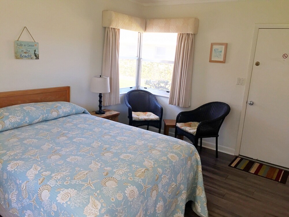 Surf Studio Beach Resort - photo 6