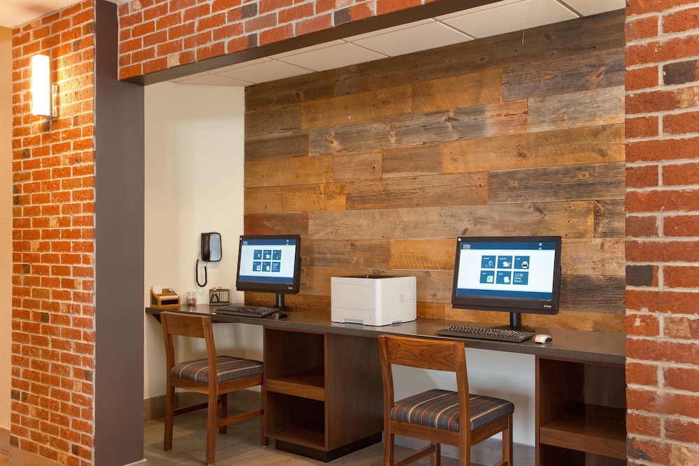 Four Points by Sheraton Cleveland Airport - photo 27