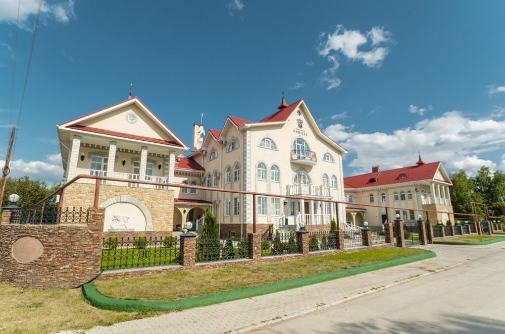 Familia — 4-Star Luxury Hotel in Yagodnoye, Russia