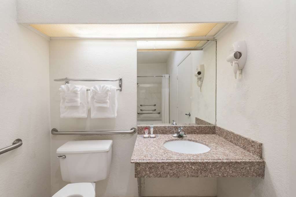 Americas Best Value Inn & Suites Ft. Worth S - photo 11