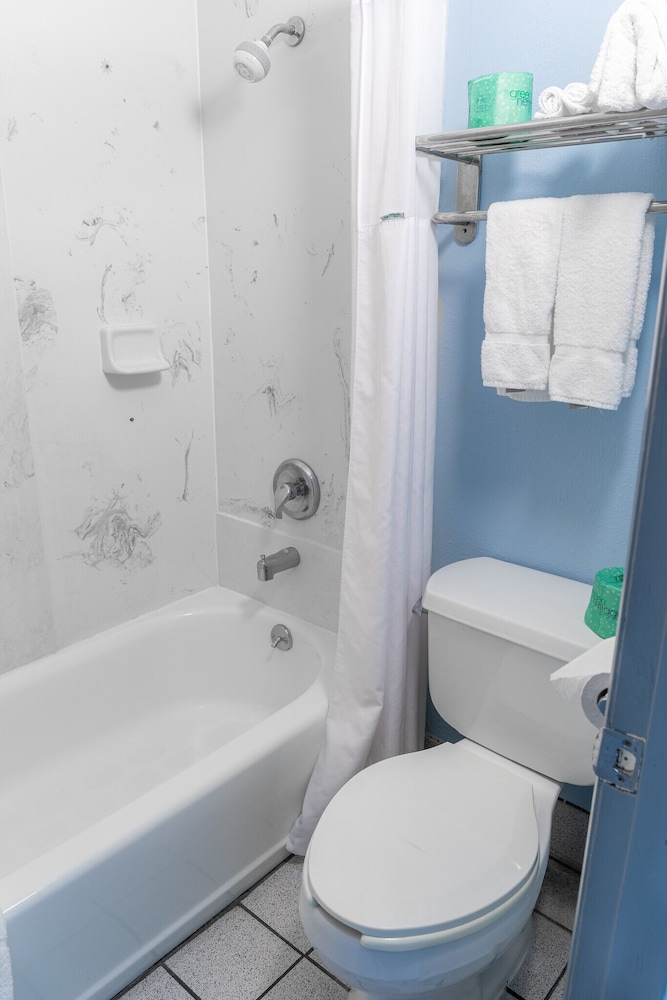 Sandcastle Inn - photo 15