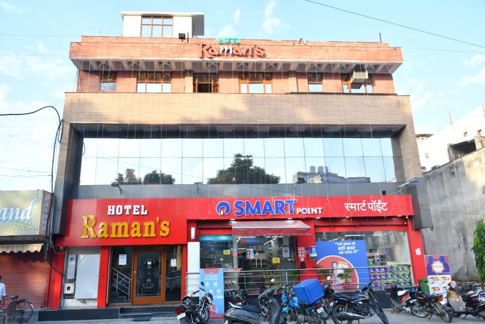 Hotel Ramans in Yamunanagar, India