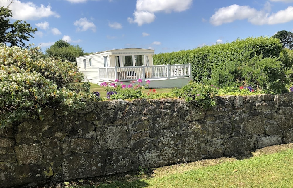 2Br Garden Freeparking Charitydonation in Redruth, United Kingdom