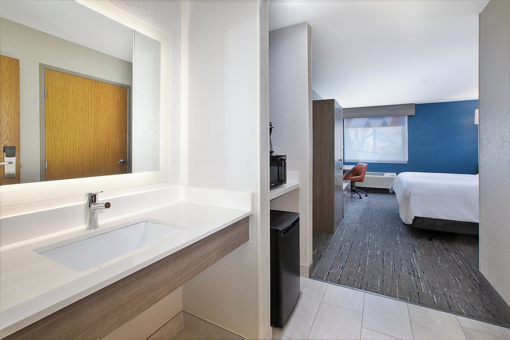 Holiday Inn Express Tuscola by IHG - photo 11