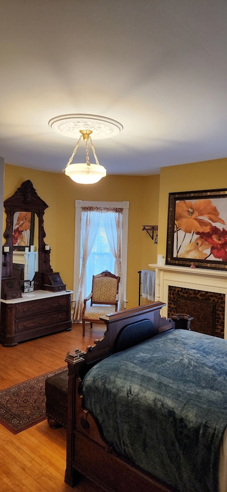 Oaklawn Inn Llc - photo 26