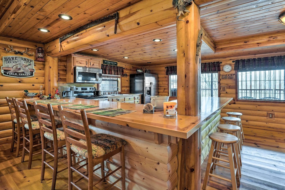 Rustic Cabin in Roaring River State Park - featured photo