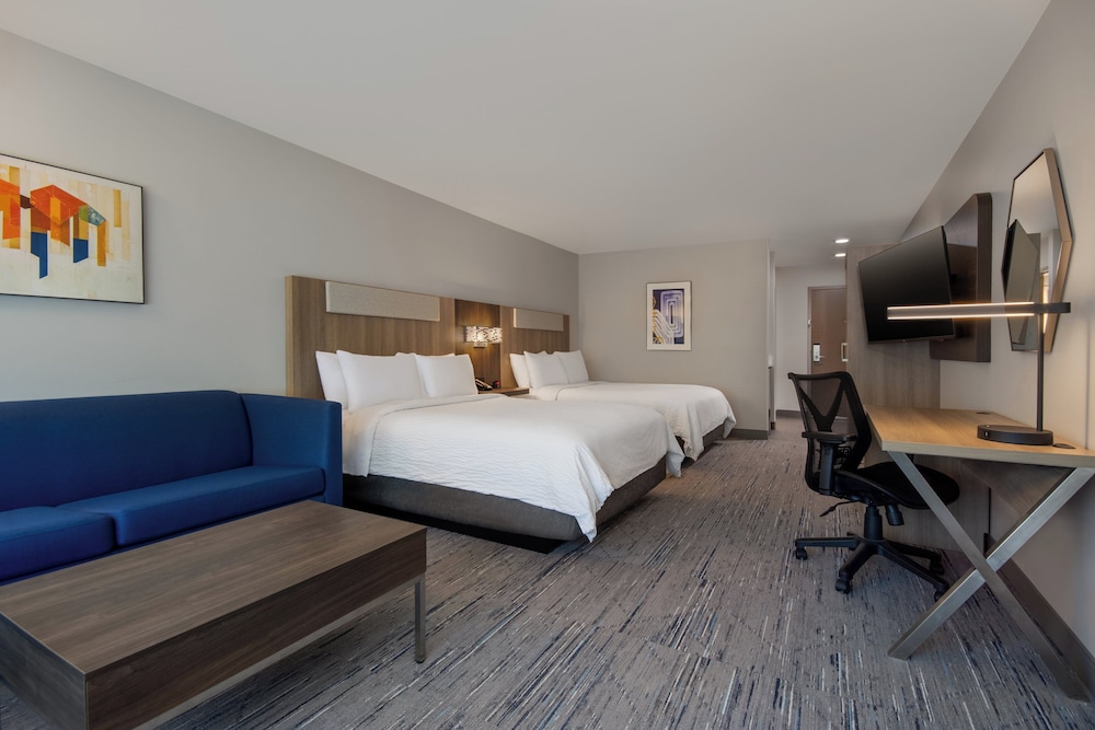 Holiday Inn Express & Suites Muskegon Grand Haven an IHG Hotel - photo 16