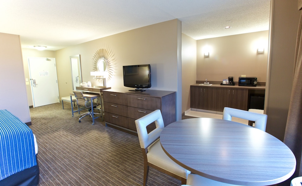 Holiday Inn Express Fargo West Acres by IHG - photo 23