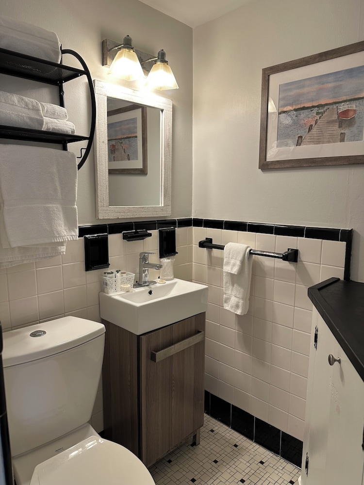Vineyard Harbor Motel Private Beach - photo 284
