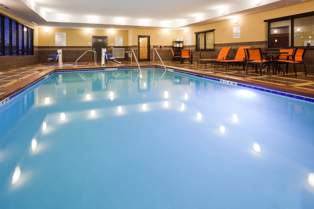 Holiday Inn Express & Suites Davenport by IHG - photo 22