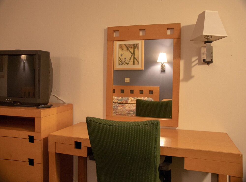 Travel Inn In Phoenix - photo 6