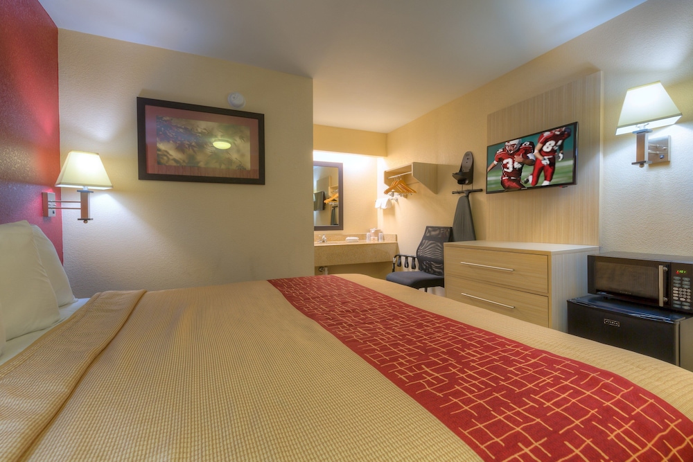 Red Roof Inn Memphis East - photo 18
