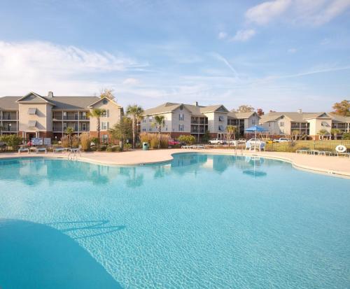 Wyndham Lake Marion 3BR Apartment with Resort Access — hotel in Santee