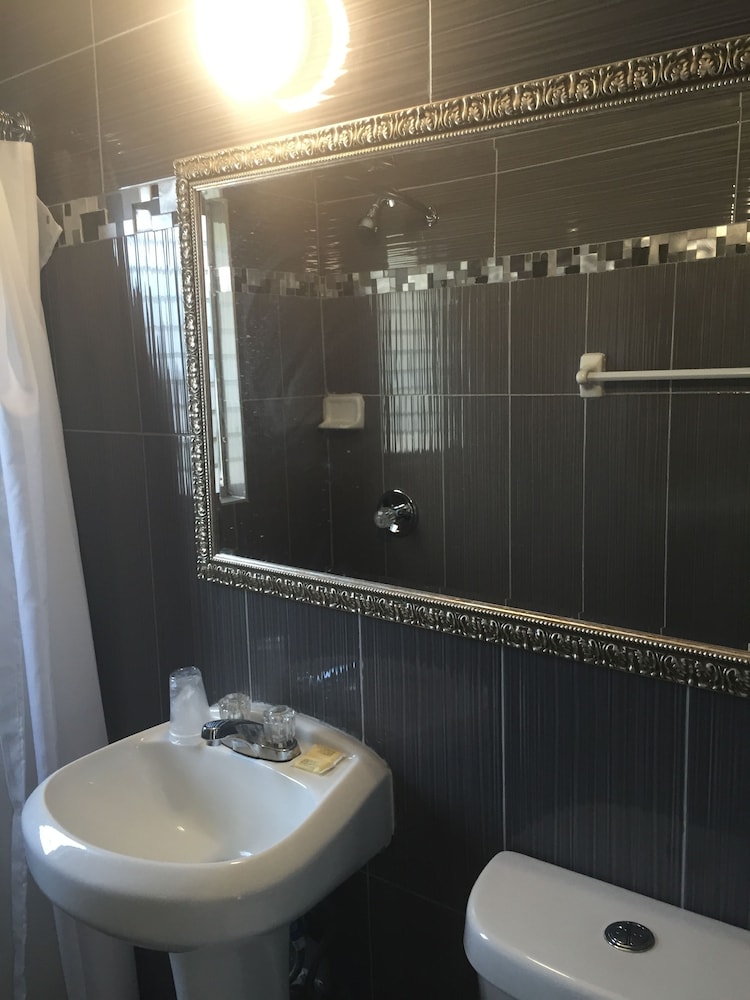 Family Inn - photo 7