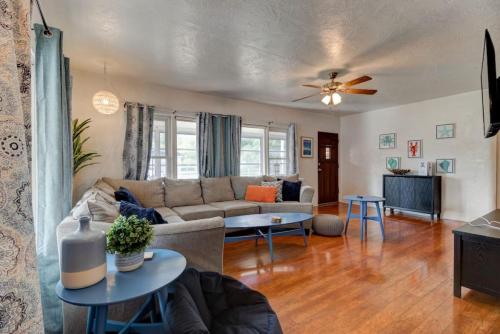 Shark Shack large house minutes to the beach — 4-Star Luxury Hotel in Daytona Beach, United States