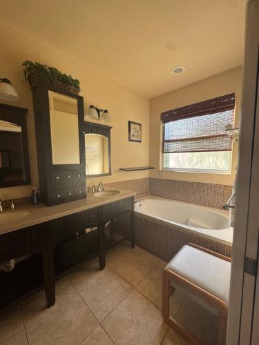 Lake view Naples - carbon neutral hotel in Naples