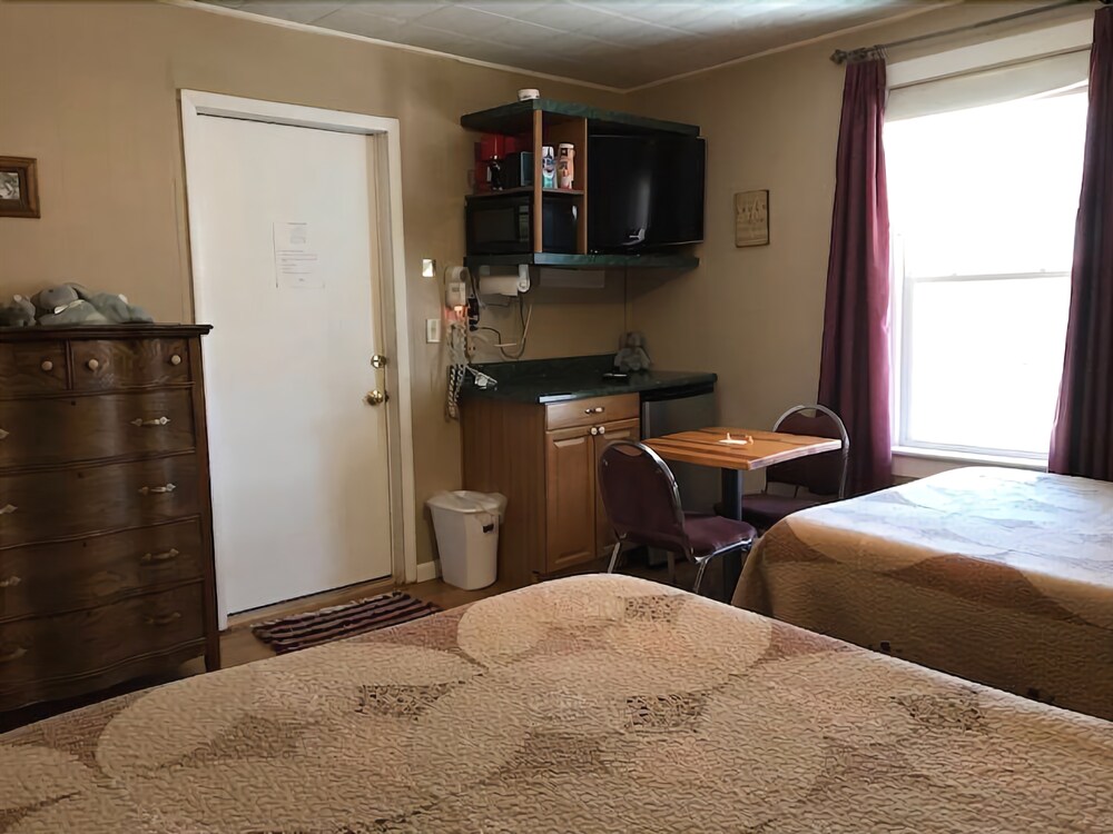 The Landmark Inn - photo 16