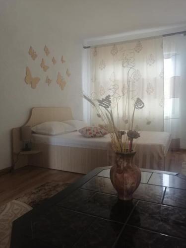 Collias - carbon neutral hotel in Horezu