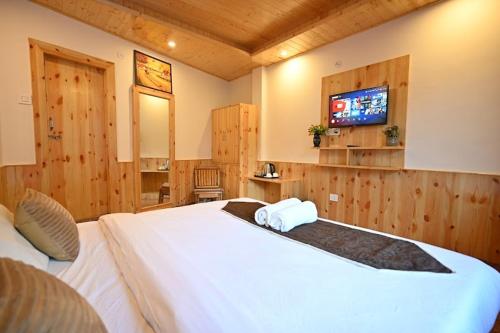 Hotel Durga - carbon neutral hotel in Manali