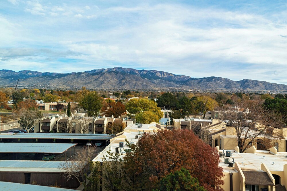 TownePlace Suites by Marriott Albuquerque Uptown - photo 26