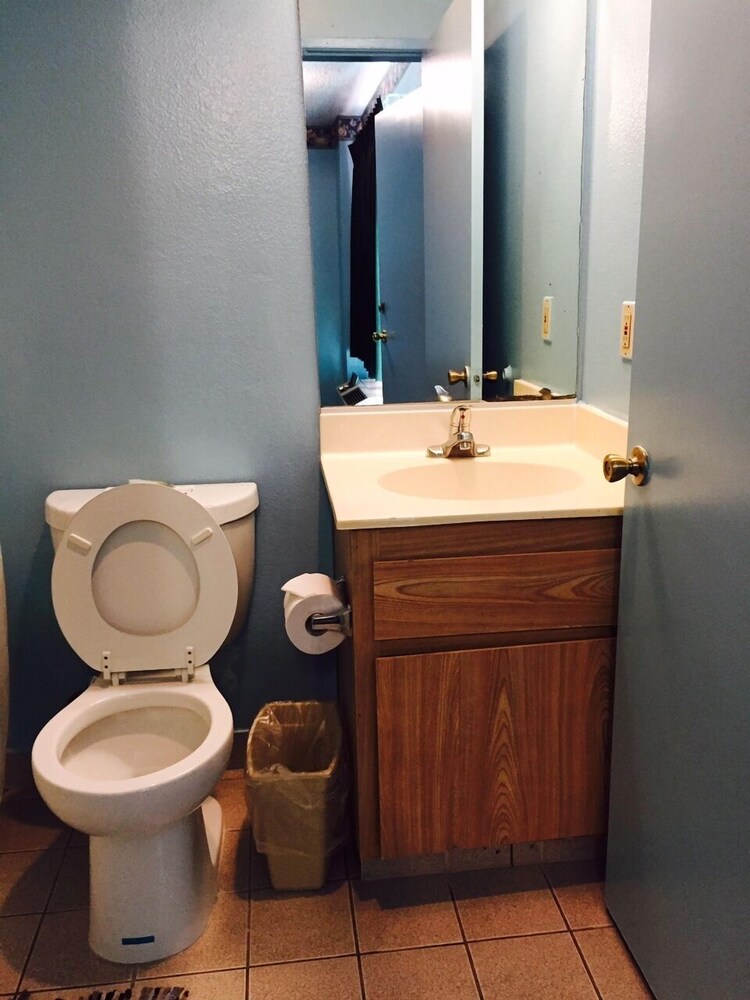 Chester Inn Motel - photo 18