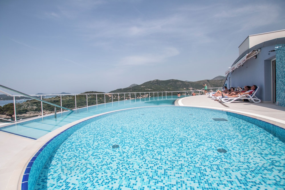 Villa Paradiso 2 — 4-Star Luxury Hotel in Dubrovnik, Croatia