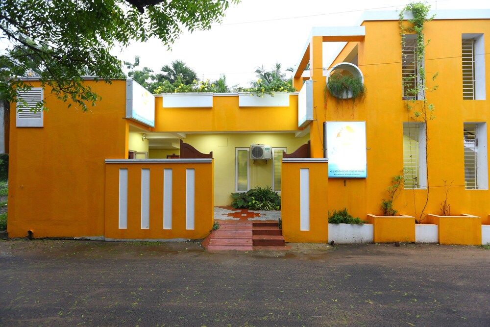 Serenity Sunrise Beach Resort — Puducherry